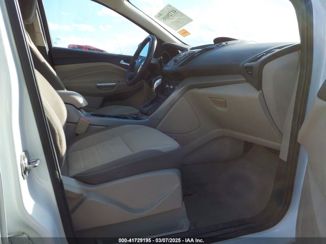 1FMCU9GX9EUE31926 Ford ESCAPE SE