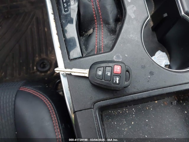 4T1BF1FK8HU318292 Toyota CAMRY SE