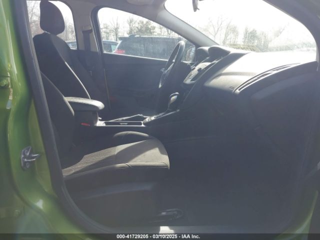 1FADP3FE7JL237818 Ford FOCUS SE