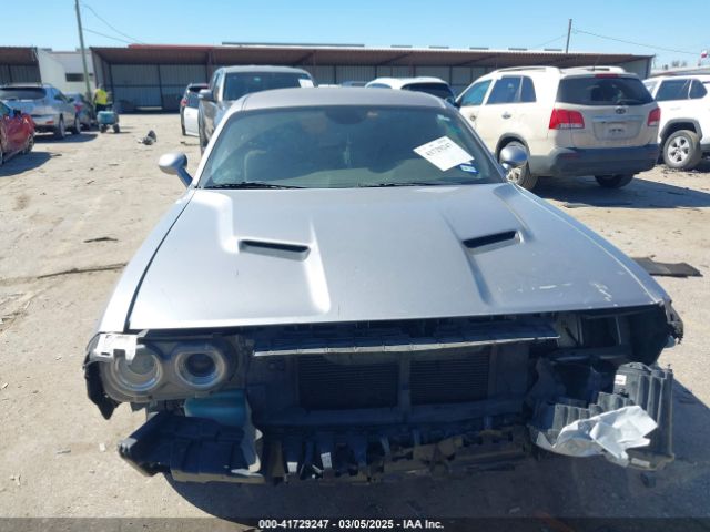 2C3CDZAG5GH107573 Dodge Challenger Sxt