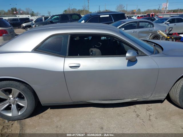 2C3CDZAG5GH107573 Dodge Challenger Sxt