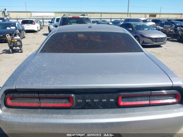 2C3CDZAG5GH107573 Dodge Challenger Sxt