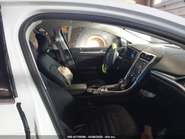 3FA6P0H70ER165549 Ford FUSION SE
