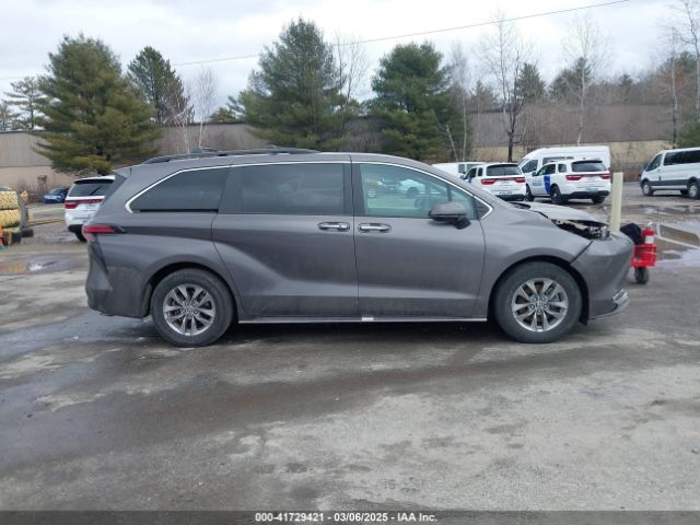 5TDJSKFC2NS066081 Toyota SIENNA XLE