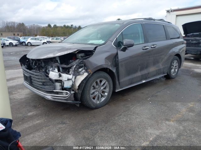 5TDJSKFC2NS066081 Toyota SIENNA XLE