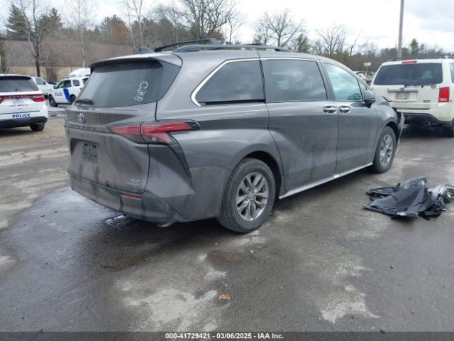 5TDJSKFC2NS066081 Toyota SIENNA XLE