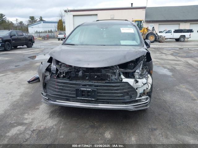 5TDJSKFC2NS066081 Toyota SIENNA XLE
