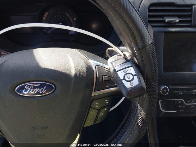 3FA6P0H77JR180057 Ford FUSION SE