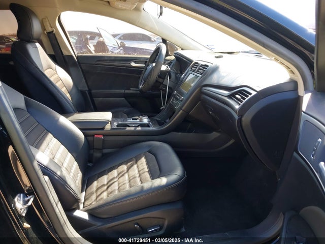 3FA6P0H77JR180057 Ford FUSION SE
