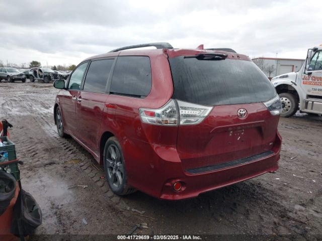 2018 TOYOTA SIENNA 5TDXZ3DC0JS952795 Photo 2