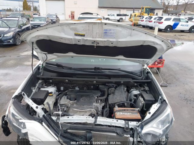 2T3RFREV5JW850685 Toyota Rav4 Adventure/xle