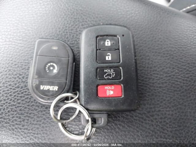 2T3RFREV5JW850685 Toyota Rav4 Adventure/xle