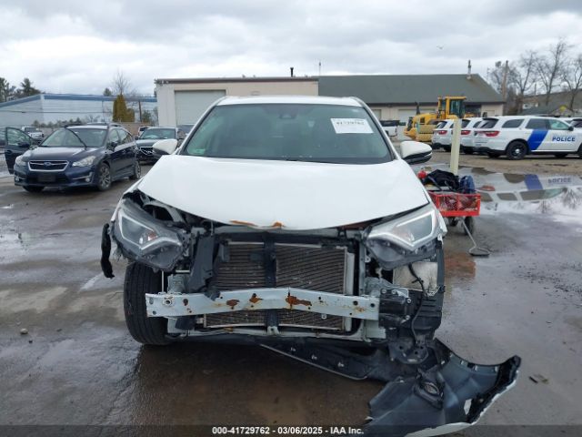 2T3RFREV5JW850685 Toyota Rav4 Adventure/xle