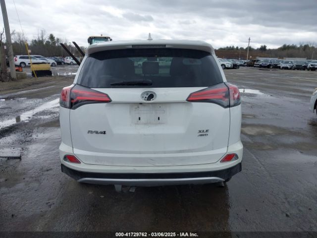 2T3RFREV5JW850685 Toyota Rav4 Adventure/xle
