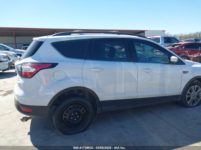 1FMCU0GD1JUA01089 Ford ESCAPE SE