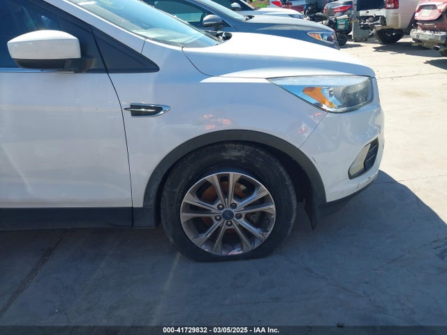 1FMCU0GD1JUA01089 Ford ESCAPE SE
