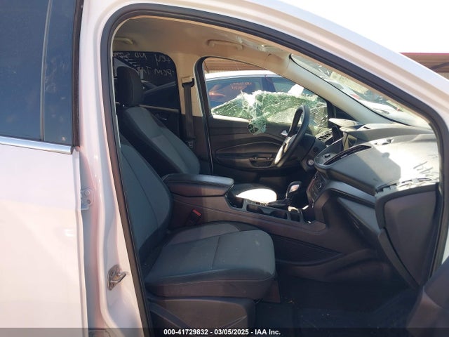 1FMCU0GD1JUA01089 Ford ESCAPE SE