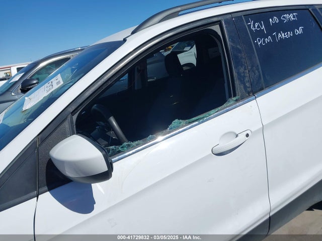 1FMCU0GD1JUA01089 Ford ESCAPE SE