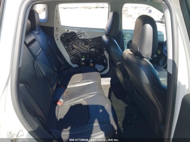 3C4NJCBB2JT182730 Jeep Compass Latitude Fwd