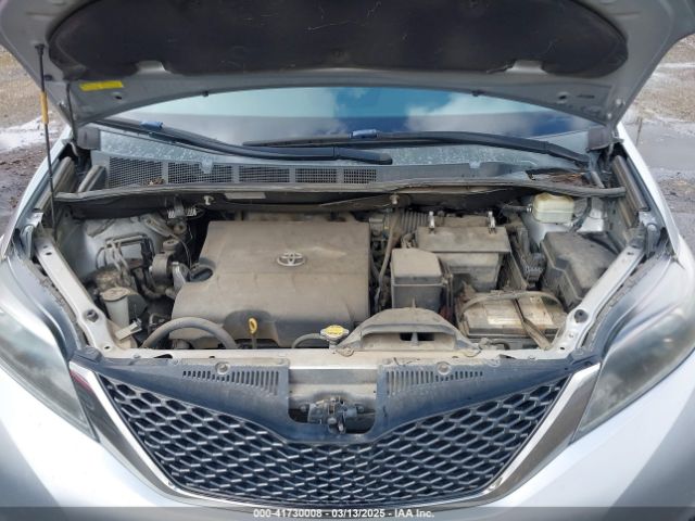 5TDXK3DC0FS624353 Toyota Sienna Se 8 Passenger