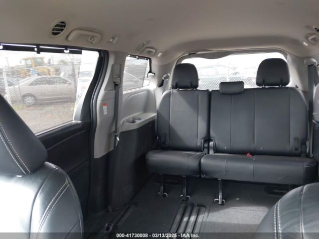 5TDXK3DC0FS624353 Toyota Sienna Se 8 Passenger