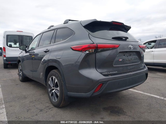 5TDHZRBH8NS594485 Toyota Highlander Xle