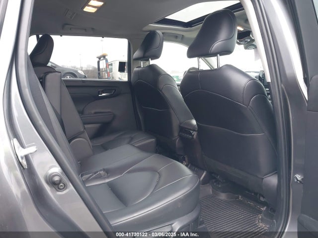 5TDHZRBH8NS594485 Toyota Highlander Xle