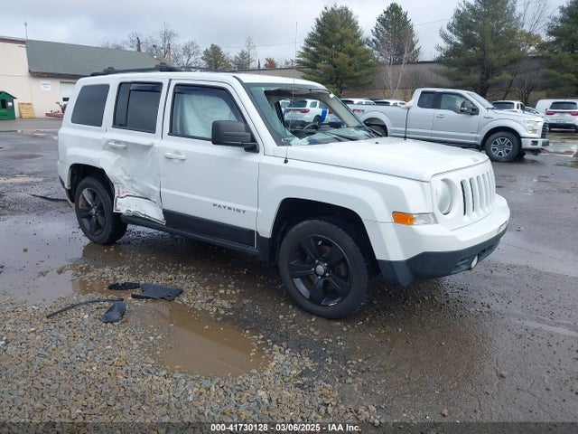 2014 1C4NJRFB7ED630274 main image