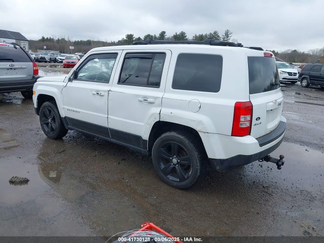 Jeep Patriot Latitude 2014 1C4NJRFB7ED630274 Image 3