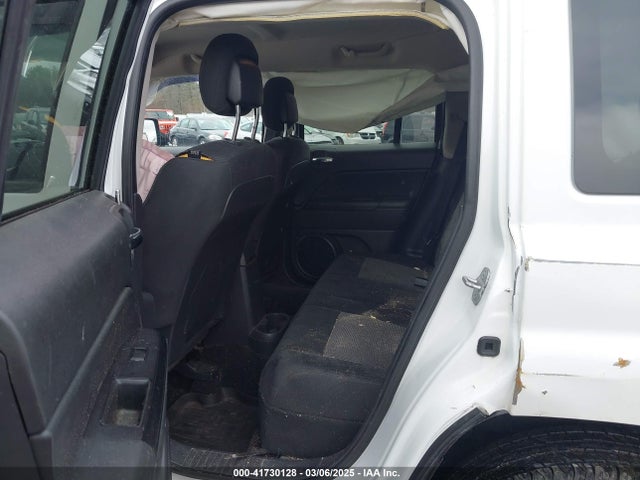 Jeep Patriot Latitude 2014 1C4NJRFB7ED630274 Image 8