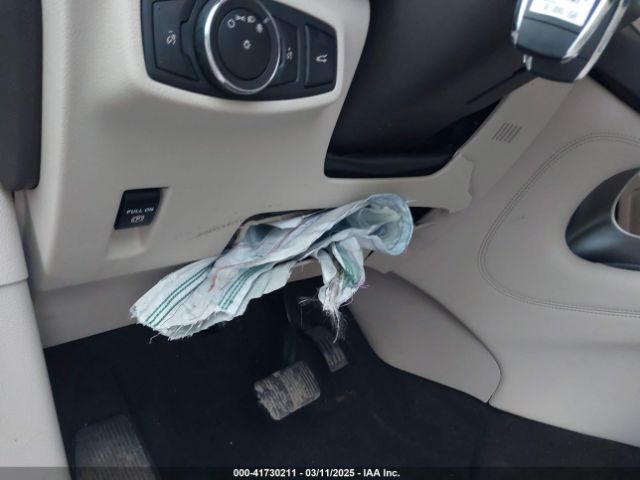5LMCJ3D9XKUL17812 Lincoln Mkc Reserve