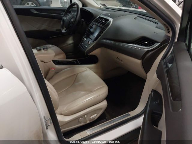 5LMCJ3D9XKUL17812 Lincoln Mkc Reserve