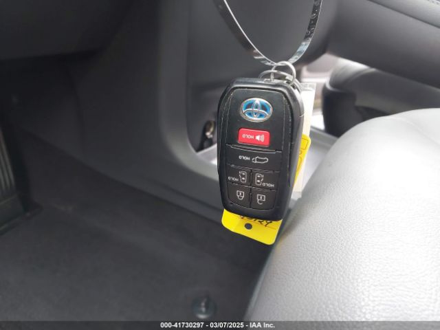 5TDYRKEC5PS139166 Toyota SIENNA XLE