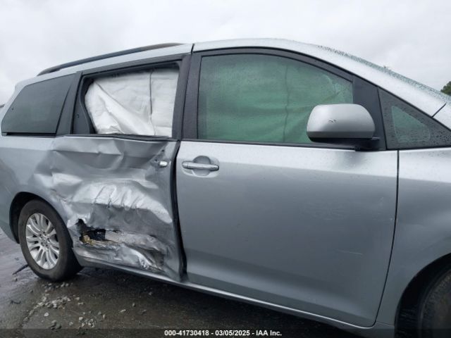 5TDYZ3DCXHS888196 Toyota Sienna Xle 8 Passenger