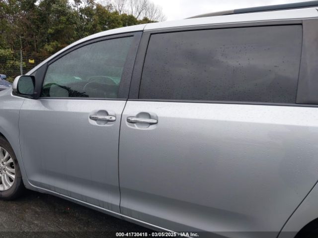 5TDYZ3DCXHS888196 Toyota Sienna Xle 8 Passenger