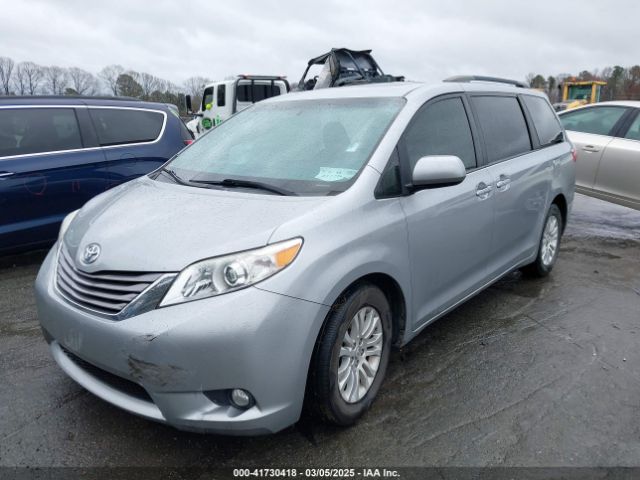 5TDYZ3DCXHS888196 Toyota Sienna Xle 8 Passenger