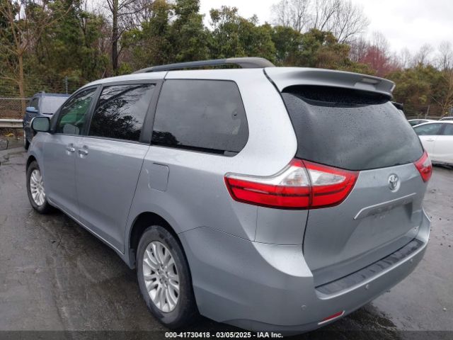 5TDYZ3DCXHS888196 Toyota Sienna Xle 8 Passenger