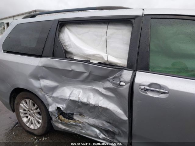 5TDYZ3DCXHS888196 Toyota Sienna Xle 8 Passenger
