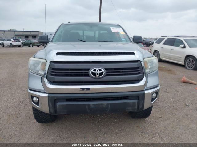 5TFUW5F12EX379093 Toyota Tundra Sr5 5.7l V8