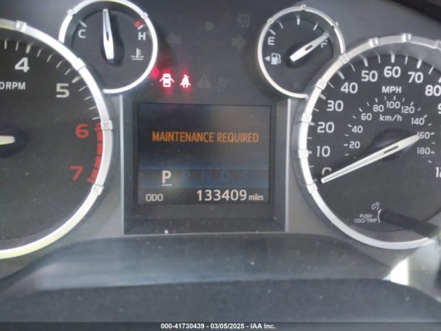 5TFUW5F12EX379093 Toyota Tundra Sr5 5.7l V8