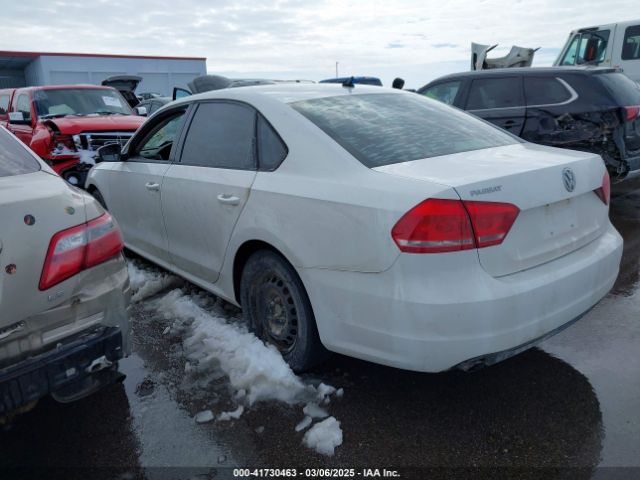 1VWAT7A3XFC061034 Volkswagen Passat 1.8t S