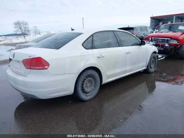 1VWAT7A3XFC061034 Volkswagen Passat 1.8t S