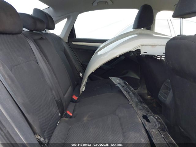 1VWAT7A3XFC061034 Volkswagen Passat 1.8t S