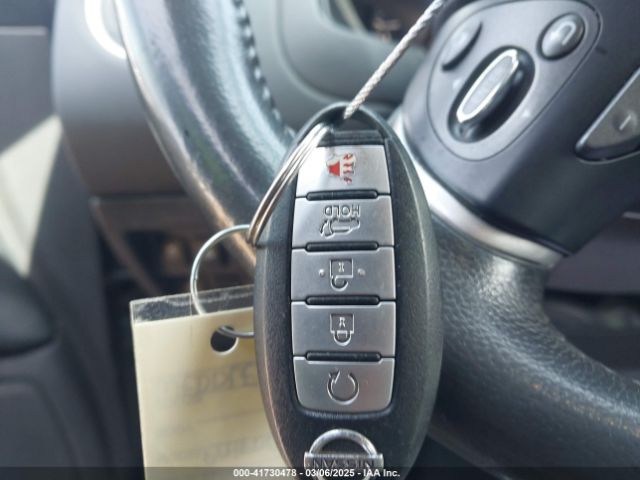 5N1DR2MN5HC677480 Nissan Pathfinder Sl