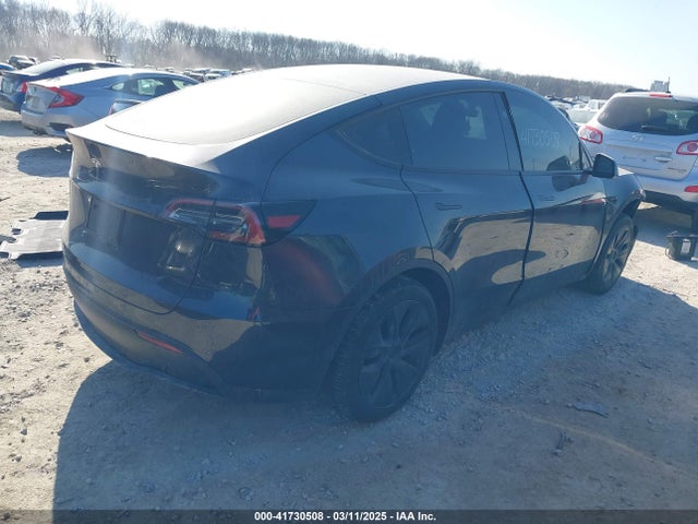 2024 TESLA MODEL Y 7SAYGDED8RF158346 Photo 3