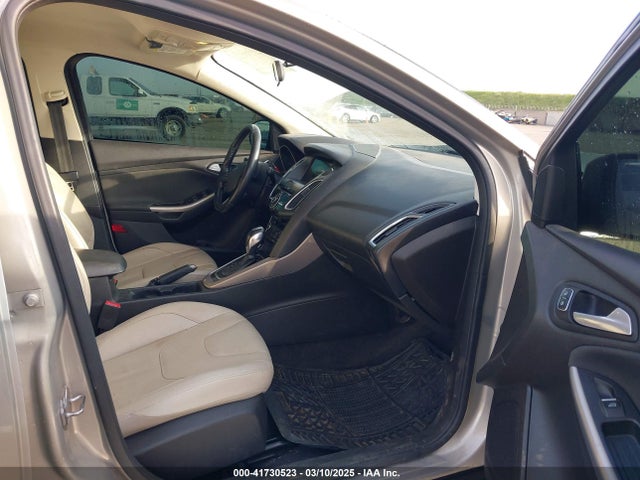 Ford Focus Titanium 2016 1FADP3N29GL256225 Image 5