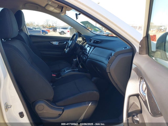 5N1AT2MV6HC896730 Nissan ROGUE SV