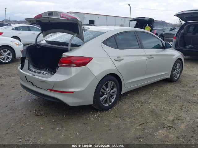 5NPD84LF1JH284826 Hyundai ELANTRA SEL