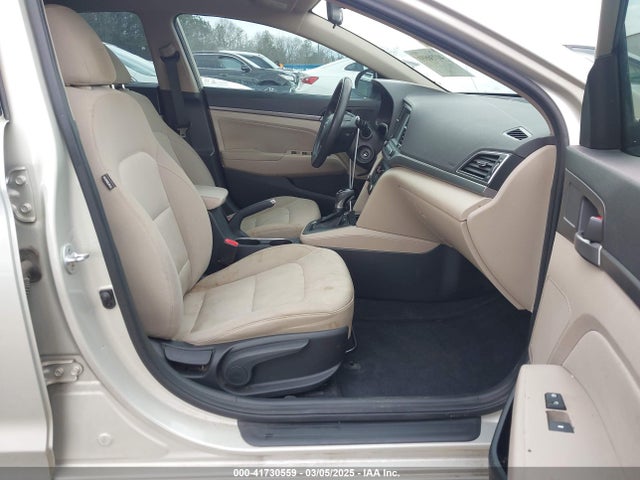 5NPD84LF1JH284826 Hyundai ELANTRA SEL