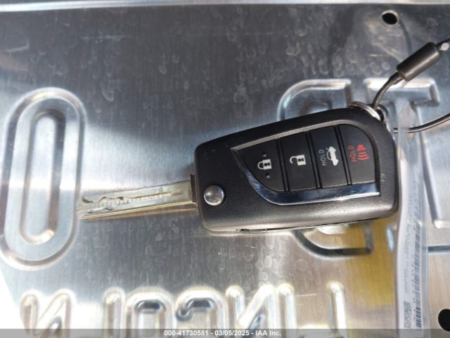 5YFB4MDE7PP013533 Toyota COROLLA LE
